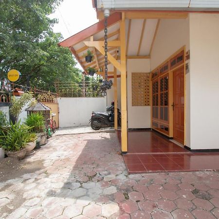 Spot On 3218 Bee Palm Family Syariah Hotel Malang Exterior photo