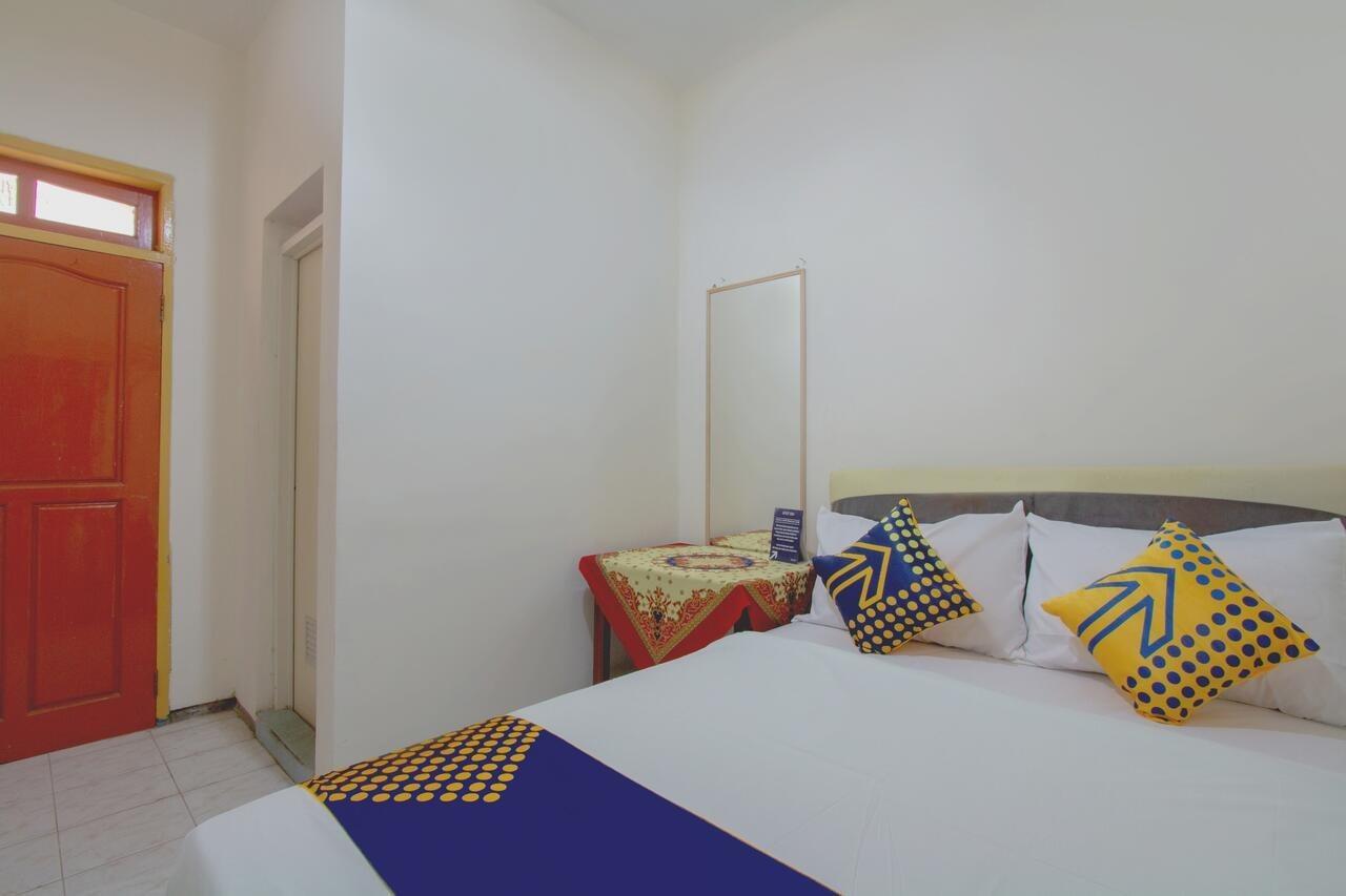 Spot On 3218 Bee Palm Family Syariah Hotel Malang Exterior photo