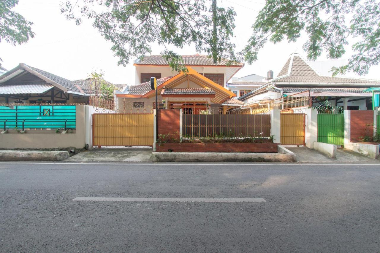 Spot On 3218 Bee Palm Family Syariah Hotel Malang Exterior photo