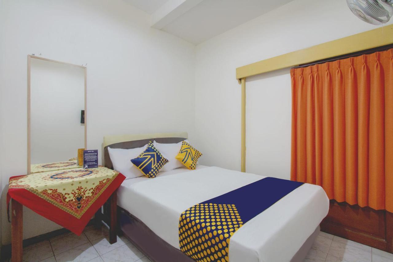 Spot On 3218 Bee Palm Family Syariah Hotel Malang Exterior photo