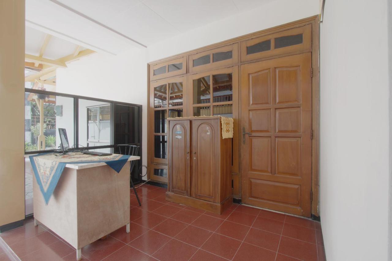 Spot On 3218 Bee Palm Family Syariah Hotel Malang Exterior photo